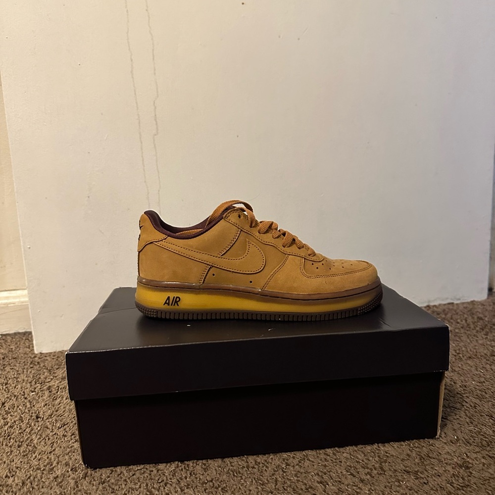 Nike Air Force 1s Low Retros SP in Wheat/Wheat-Dark Mocha